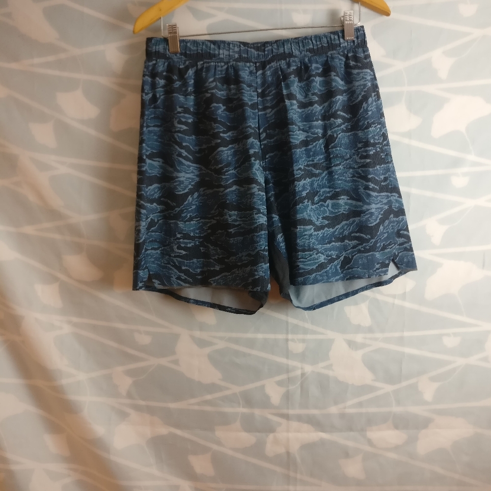 LULULEMON Men Tiger Camo Reflective detail Athletic short with pocket Medium